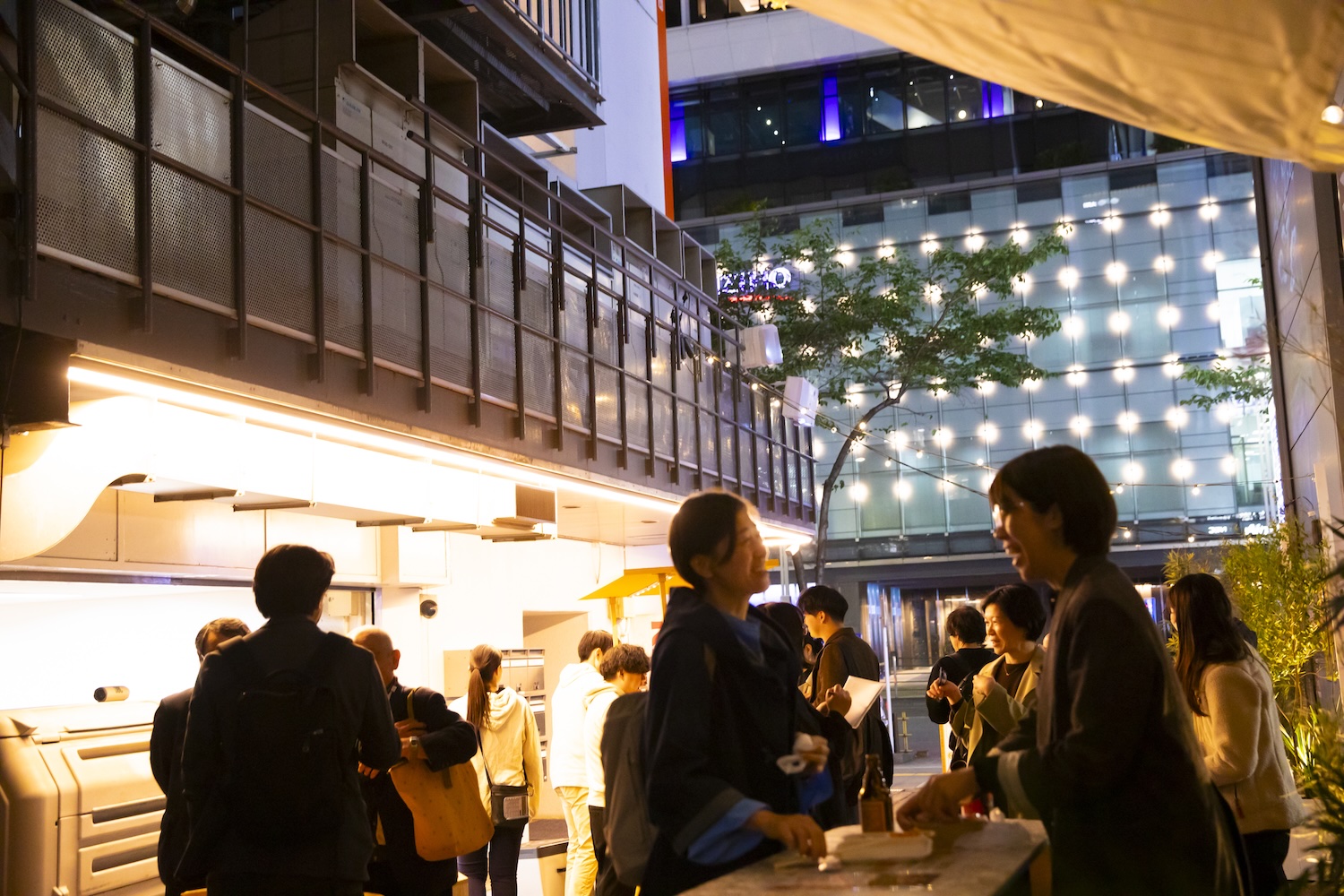 東京建物八重洲さくら通りビル横路地