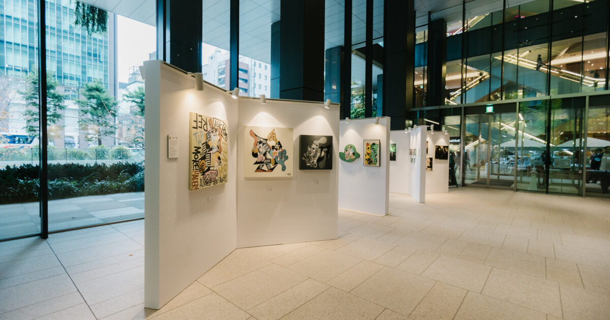 現代アート展「ART IN TOKYO YNK 2025」が「東京スクエアガーデン